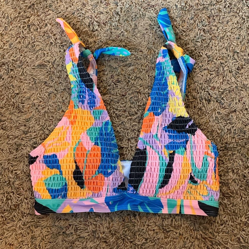 Women's Junior's NWOT Geo Abstract Print Ruched Shirred Bikini Swimsuit Top S